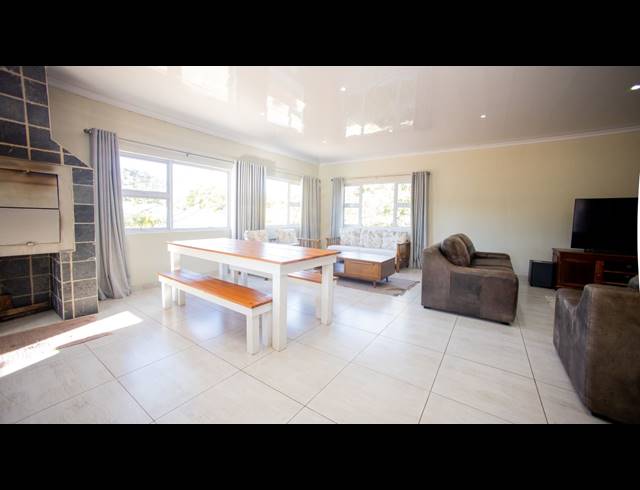 5 BEDROOM HOUSE FOR SALE IN NAHOON VALLEY